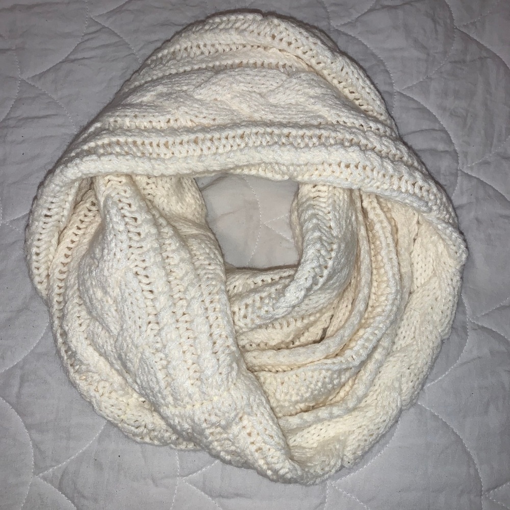Cable-knit Infinity Scarf